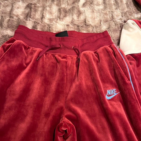 Nike velour suit - Picture 5 of 7